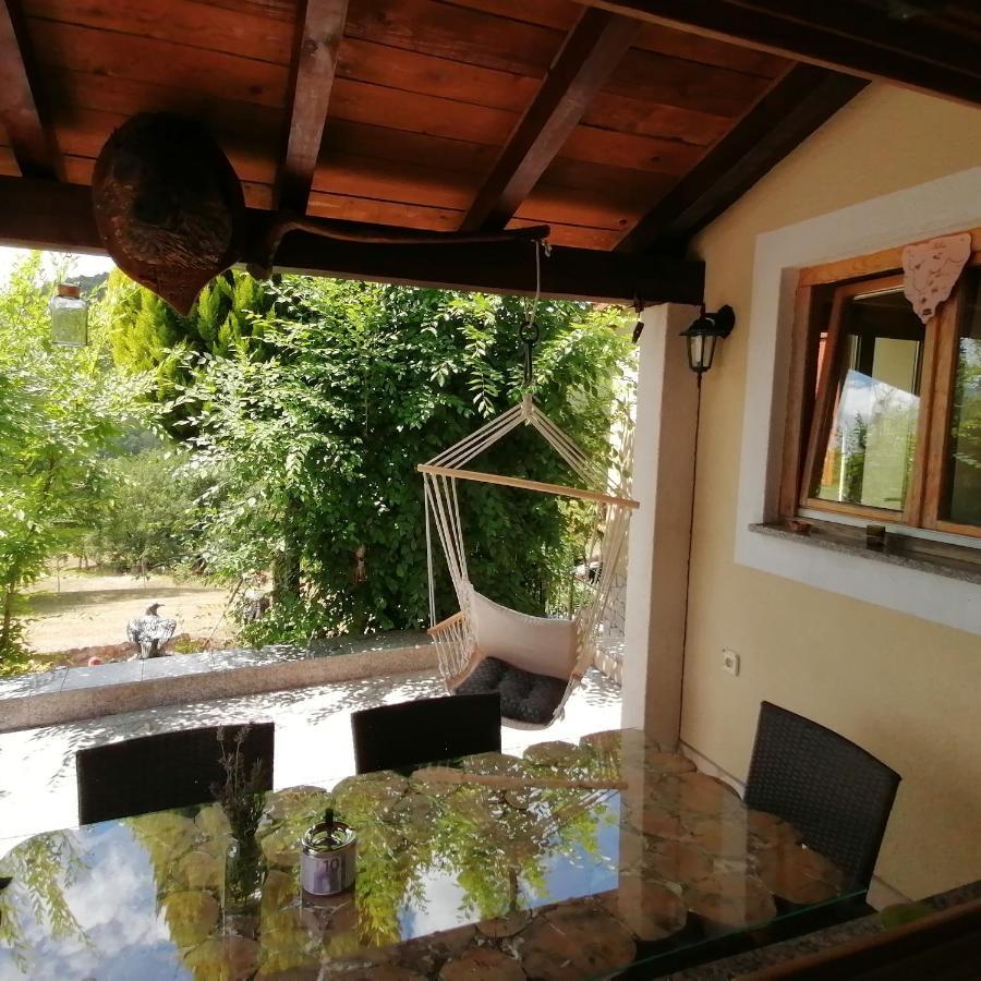 Holiday House Dol Cerovlje Eksteriør bilde